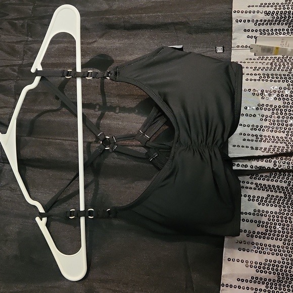 ⚫️NWT LAUNDRY RING SWIM TOP - Picture 3 of 3